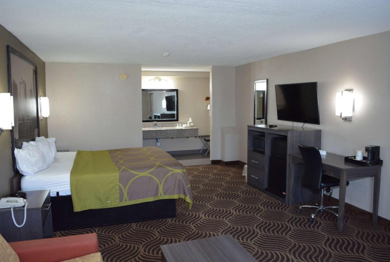 Super 8 By Wyndham Huntersville/Charlotte Area Exterior photo